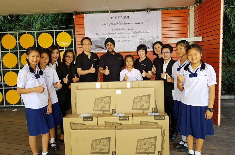 Boutique Corporation Gifts Ten New Desktop Computers to Students